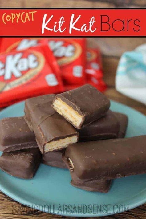 Copycat Kit Kat Bars Recipe - Saving Dollars & Sense Kit Kat Dessert, Kitkat Bars, Homemade Candy Bars, Candy Bar Recipe, Kit Kat Bars, Copycat Restaurant Recipes, Vanilla Wafers, Bars Recipe, Homemade Candies