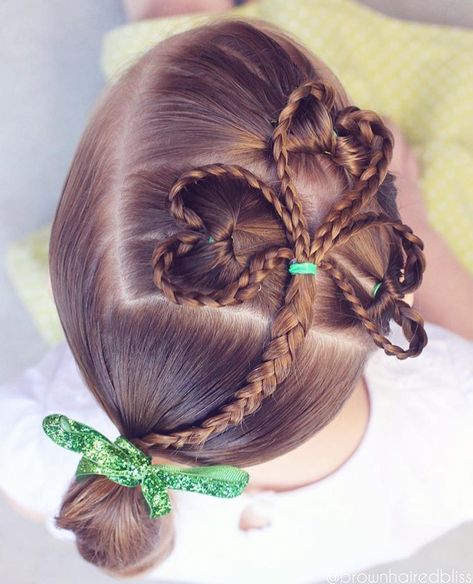 St. Patrick’s Day is next week! Here’s my most favorite style to do on this holiday! Who wants a tutorial?! ☘️☘️ Female Haircuts, Girl Hair Dos, Toddler Hairstyles Girl, Peinados Fáciles Para Cabello Corto, Holiday Hairstyles, Crazy Hair Days, Kids Braided Hairstyles