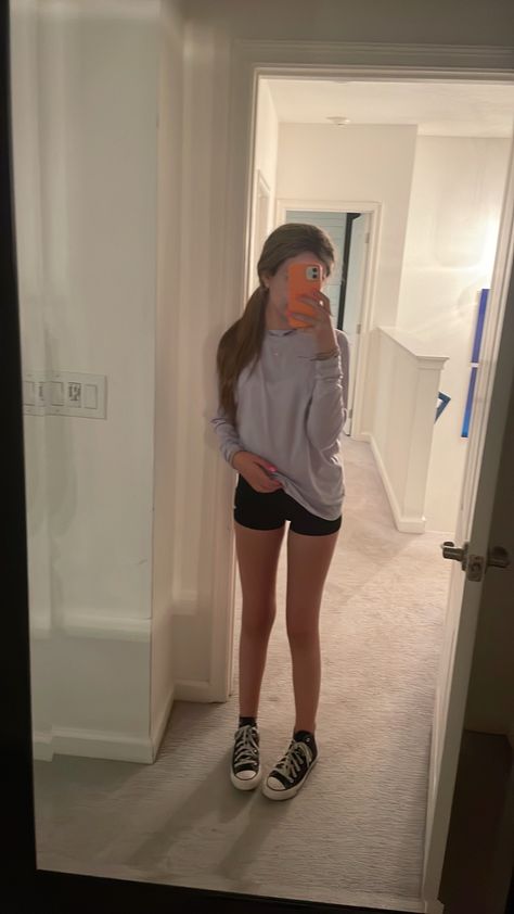 Styling Nike Pro Shorts, Nike Pro Shorts Outfit Summer Aesthetic, Nike Pro Tights Shorts, Nike Pro Shorts Mirror Pics, Nike Pro Shorts Gyatt, Nike Pro Outfit, Shorts And Converse, High Top Converse Outfits, Aesthetic Core