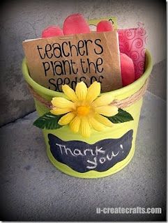 very cool website! you can change the poem for Mom's day "Mom's plant the seeds of love that will grow forever" <3 Toddler Craft, Teachers Diy, Gardening Gift, Staff Appreciation, Cadeau Diy, Crafty Gifts, Teacher Appreciation Week, Gifts For Teachers, Appreciation Gifts