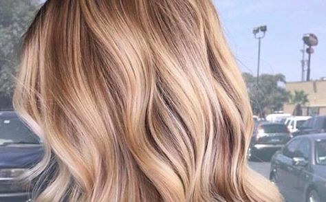 Warm Up Your Look With These Gingerbread Caramel Hair Color Ideas Gingerbread Caramel Hair Color, Gingerbread Blonde, Gingerbread Caramel Hair, Caramel Hair Color Ideas, Gingerbread Caramel, Caramel Hair Color, Caramel Blonde Hair, Light Brunette, Hair Color Caramel