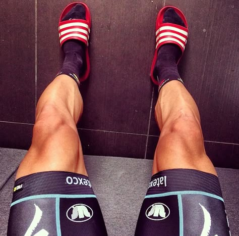 Mens Cycling Clothes, Cycling Legs, Lance Armstrong, Peter Sagan, Track Cycling, Cycling Photos, Muscular Legs, Cycling Clothes, Lycra Men