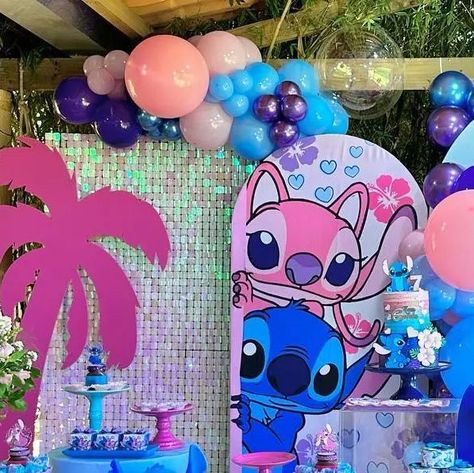 798 likes, 14 comments - fab.festas.ideas no April 18, 2023: "Stitch and Angel . . @colorefestasbsb @geebaloes @gabrielalemakeup @b1diversoes @ricadocesgou..." Stitch And Angel Party Decorations, Lilo And Angel Birthday Party, April Gender Reveal Ideas, Stitch Party Ideas Decoration, Stitch And Angel Birthday Party Ideas, Lilo And Angel Gender Reveal, Stitch And Angel Party, Lilo And Stitch Birthday Party Ideas, Stitch Birthday Decorations