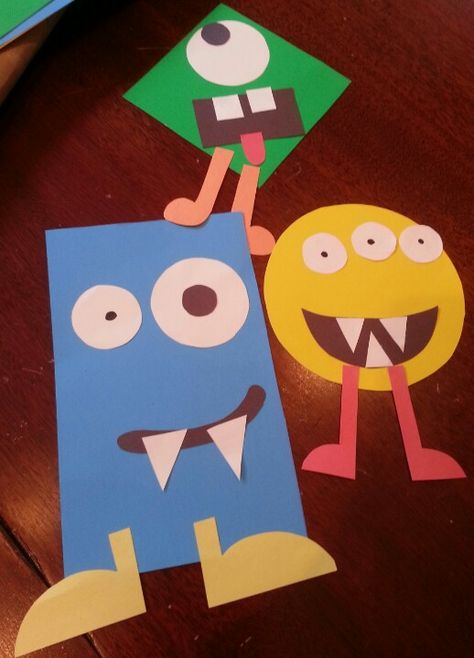 Paper monsters Paper Monsters Craft, Monster Preschool Art, Shape Monsters Preschool, Arts And Crafts With Construction Paper, Monster Art For Toddlers, Fall Construction Paper Crafts For Kids, Monster Preschool Crafts, Preschool Monster Crafts, Monster Crafts For Toddlers