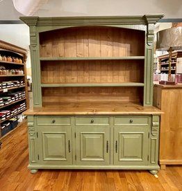 Green China Cabinet, Hamptons Style Living Room, Dining Room Banquette, Green Painted Furniture, Cottage Dining Rooms, Rustic Vintage Decor, Cabinet Paint, Sage Green Color, European Furniture