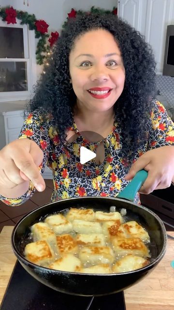 Damaris S on Instagram: "Fried Cheese with Guava Dipping Sauce. Queso Frito Con Salsa de Guayaba #recetas #quesofrito #holidayappetizers #friedcheese #instagood #yummy #snack" Fried Cheese, Puerto Rican Dishes, Cheese Fries, Food Vids, Holiday Appetizers, Puerto Rican, Dipping Sauce, Pastry, Sauce