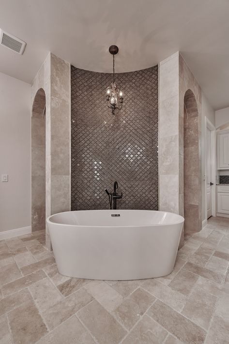 Luxury Master Bath Ideas Modern, Tub In The Middle Of Bathroom, Closet Design Corner, Shower Behind Tub Layout, Barndominium Bathrooms, Tub In Front Of Shower Wall, Elegant Accent Wall, Master Bathrooms Luxury, Master Closet Design