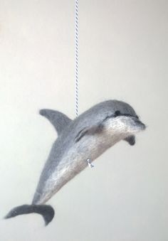 Needle Felted Dolphin, Felt Fish, Macrame Swing, Needle Felting Diy, Felted Wool Crafts, Wool Needle Felting, Felt Beads, Felt Pictures, Needle Felting Tutorials