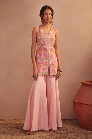 Shop for Aneesh Agarwaal Peach Organza Embroidered Kurta And Sharara Set for Women Online at Aza Fashions Suits For Women Indian, Kurta With Sharara, Kurta And Sharara, Sharara Designs, Sharara Pants, Indian Designs, Trendy Outfits Indian, Short Kurta, Traditional Indian Dress