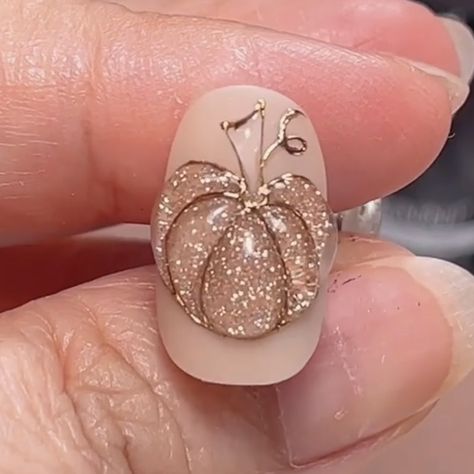 White And Gold Pumpkin Nails, Punkin Nail Art, Intro To Fall Nails, Pumpkin Design Nails, Nails Pumpkin Design, Fall Pumpkin Nail Designs, Pumpkin Nails Designs, White Pumpkin Nails, Pumpkin Nail Art Fall