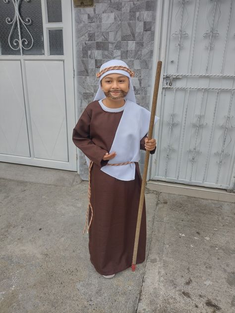 Inn Keeper Costume Nativity, Wisemen Costume, Innkeeper Costume, Wise Man Costume, Kids Church Christmas, Shepherd Costume, Sunday School Classroom Decor, Saint Costume, Biblical Costumes