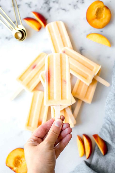 Peach Muffin Recipes, Peach Popsicles, Cheesecake Oreo, Fruit Popsicles, Peach Ice Cream, Frozen Snack, Homemade Popsicles, Healthy Sweet Treats, Light Snacks