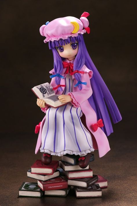 Touhou Patchouli Knowledge, Touhou Figures, Touhou Patchouli, Patchouli Knowledge, Touhou Anime, Kawaii Outfit Ideas, Valentines Roses, Dream Doll, Lucky Star