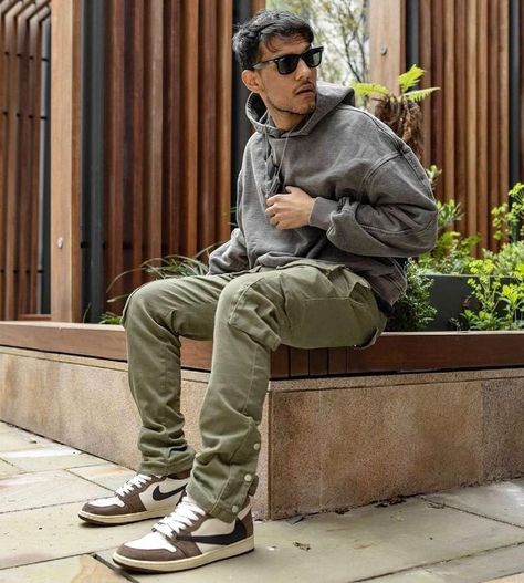 Olive Shoes Outfit, Brown Sneakers Outfit Men, Brown Sneakers Outfit, Travis Scott Mocha, Men Streetwear Outfits, Jordans Outfits, Olive Shoes, Sneakers Outfit Men, Sports Fashion Men