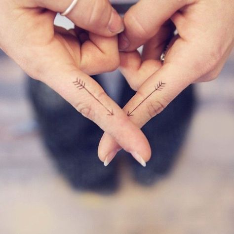 Wedding Finger Tattoo Idea Meaning Of Arrow Tattoo, Cute Finger Tattoos, Finger Tattoo For Women, Art Couple, Arrow Tattoo, Arrow Tattoos, Matching Tattoo, Best Tattoo Designs, Wedding Tattoos