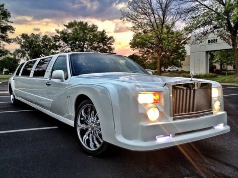 White Limo Wedding, White Limo, Rolls Royce Limo, Prom Car, White Rolls Royce, Bodyguard Services, Rolls Royce Limousine, Prom Limo, Wedding Limo Service