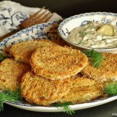 Fried Green Tomatoes Recipe Easy, Baked Green Tomatoes, Fried Green Tomatoes Recipe, Green Tomato Recipes, Fried Tomatoes, Tomatoes Recipe, Fried Green, Fried Green Tomatoes, Veggie Side Dishes