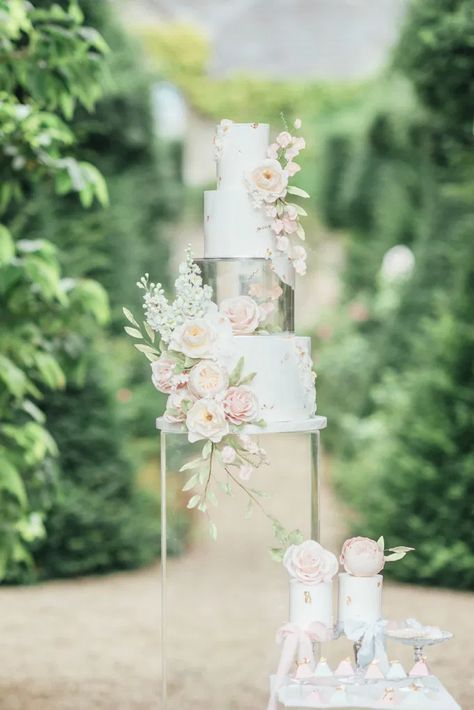 Wedding Cake Dessert Table, Sweet Table Wedding, Wedding Cake Design, Cake Dessert Table, Feminine Wedding, Luxury Wedding Cake, Cotswolds Wedding, Elegant Wedding Cakes, Dessert Tables