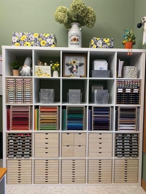 Home Craft Room Organization, Kallax Scrapbooking Storage, Craft Room Design Inspiration, Hobby Room Ideas Layout, Office Craft Room Combo, Craft Room Closet, Craft Organisation, Ikea Craft Room, Craft Storage Cabinets