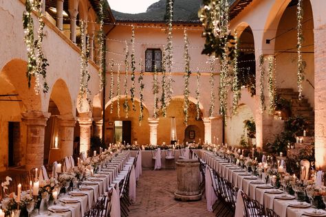 Courtyard Wedding Reception, Outdoor Italian Wedding, Italian Courtyard, Tuscany Decor, Italian Wedding Venues, Courtyard Wedding, Small Courtyards, Dream Wedding Venues, Moroccan Wedding