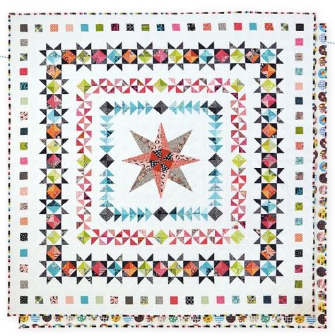 Medallion Quilt Pattern Free, Row Quilts Ideas Free Pattern, Round Robin Quilts, Medallion Quilts Ideas, Medallion Quilt Pattern, Mandala Quilt, Row Quilts, Quilt Pattern Free, Braid Quilt