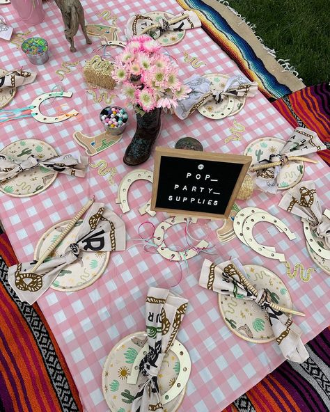 Western in the wild 🐍 🤠 #westernparty #cowboypartytheme #cowboytheme #partyideas #westernbirthday Cowgirl Centerpieces, Vaquero Theme Party, Country Birthday Party Ideas, Choo Choo Train Birthday Party, Western Cowboy Party, Three Esta, Country Birthday Party, Cowboy Theme Party, Western Birthday Party