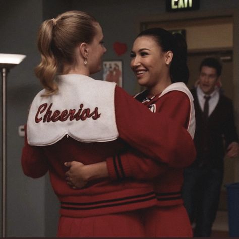 Santana And Brittany, Glee Santana And Brittany, Brittany And Santana, Best Tv Couples, Glee Fashion, Naya Rivera, Glee Cast, Tv Couples, Match Me