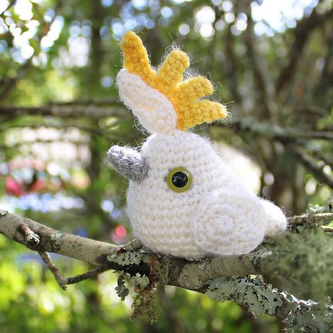 Annette's Cute Crochet Cockatoo Scrap Yarn Projects, Crochet Together, Yarn Projects Crochet, Animals Crochet, Saying Hello, Animal Crochet, Scrap Yarn, Quick Crochet Patterns, Spinning Yarn