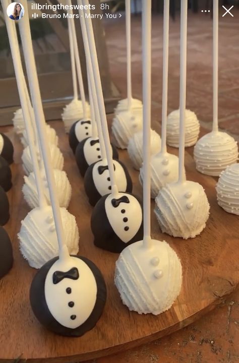 Wedding Cake Balls, Thomas Bennett House Wedding, Green Wedding Cake, Wedding Cake Pops, Sweet Bar, Sage Green Wedding, Cake Balls, Wedding Board, Green Wedding