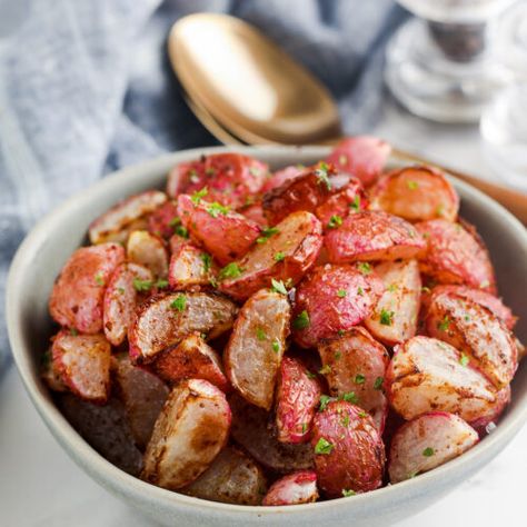 Easy Air Fryer Radishes - Everything Air Fryer and More! Roasted Radishes Recipe, Radishes Recipe, Roasted Radishes, Radish Recipes, Green Meals, Low Carb Appetizers, Sprouts With Bacon, Flour Recipes, Roasted Peppers