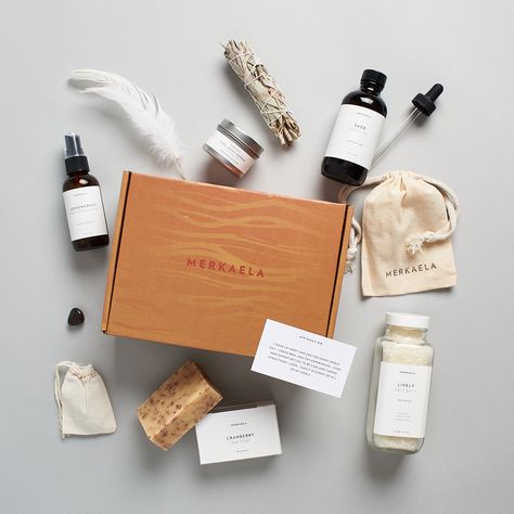 Subscription Box Packaging Ideas, Self Care Subscription Boxes, Wellness Box Ideas, Subscription Box Photography, Product Box Photography, Box Packaging Photography, Gift Box Product Photography, Self Care Package Gift Ideas, Box Product Photography