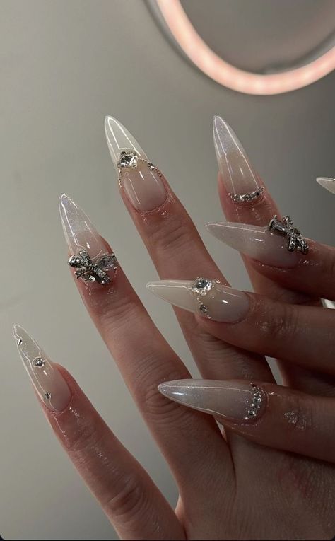 Bridal Nail Designs, Y2k Tiktok, Outfits Asian, Viral Aesthetic, Bridal Nail, Chanel Lipstick, Vintage Ootd, Asian Nails, Minimal Nails