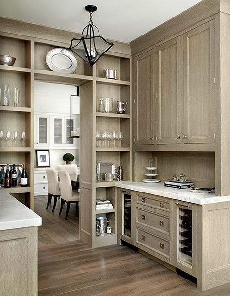 floor to ceiling open storage butlers pantry.... love the pendant light too. Luxe Kitchen, Butlers Pantry, Classic Kitchen, Butler Pantry, Oak Kitchen, Kitchen Farmhouse, Luxe Interiors, Butler's Pantry, Oak Cabinets