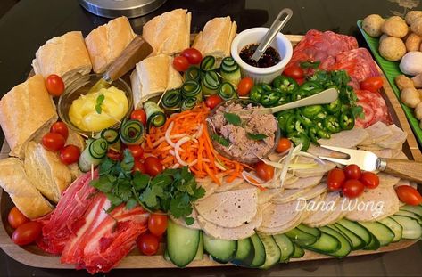 Banh Mi Charcuterie Board, Host Ideas, Party Food Trays, Board Night, Catering Ideas, Food Party, Party Trays, Dress Colors, Vietnamese Food