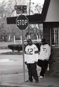 Pimp C and Bun B lam Pimp C and Bun B lampin in Port Arthur TX around the time of their sophomoric album 'Super Tight.' (Photo taken c.1994) Southern Rap, Southern Hip Hop, Pimp C, Hip Hop Aesthetic, Bun B, Gangster Rap, Hip Hop 90s, Hip Hop Classics, Dirty South