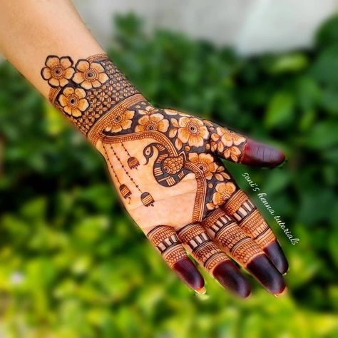 Pin by Priya Tater on Mahendi in 2022 | Peacock mehndi designs, Basic mehndi designs, Mehndi designs for beginners Mehndiii Design Latest, Trendy Mehendi Designs For Back Hands, Peacock Mehndi Designs Hands, Modern Mehndi Designs Unique Back, Stylish Simple Mehndi Designs, Mehndi Designs Karwachauth, Mehndi Designs Basic, Modern Mehndi Designs Unique, Trendy Mehendi Designs