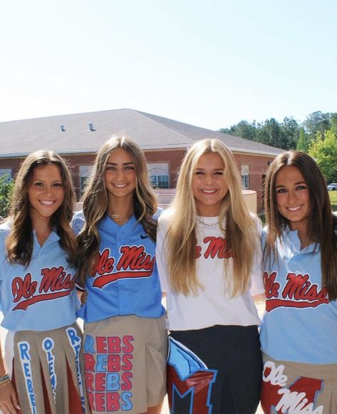 Ole Miss Outfit, Skirt Painting, Games Outfits, College Skirt, Painted Skirt, Delta Dawn, Ole Miss Football, Uniform Skirt, Football Jersey Outfit