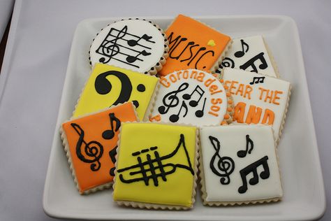 Band cookies Drum Birthday Cakes, Band Booster, Piano Cakes, Spring Music, Music Cookies, Music Themed Parties, Theater Performance, Graduation Cookies, Sugar Cookie Frosting