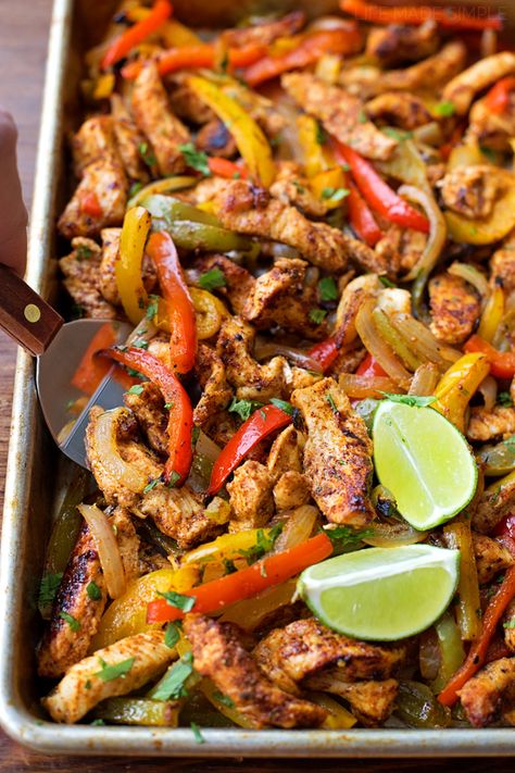 Sheet Pan Chicken Fajitas, Pan Chicken Fajitas, Sheet Pan Chicken, Chicken Fajita, Fajita Recipe, Pan Chicken, Think Food, Sheet Pan Dinners, Chicken Fajitas