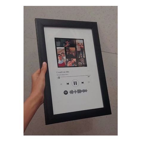 Spotify Frame Ideas, Spotify Plaque For Best Friend, Best Friend Spotify Frame, Photo Frame Ideas For Sister, Birthday Photo Frame For Brother, Customised Gift For Boyfriend, Spotify Couple Frame, Diy Gifts For Boyfriend Birthday Picture Frames Cute Ideas, Customised Gift Ideas For Boyfriend