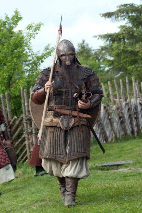 Viking Garb, Viking Armor, Viking Men, Viking Life, Viking Costume, Historical Armor, Bracelet Viking, Leather Armor, Viking History