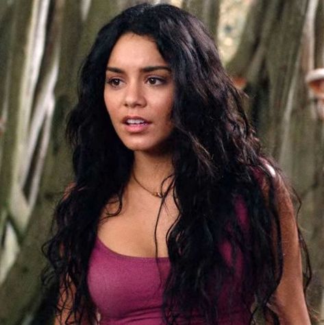 Vanessa Hudgens Long Hair, Vanessa Hudgens 2000s, Vannesa Hudgens, Gabriela Montez, Vanessa Hudgens Hair, Hispanic Actresses, Gabriella Montez, Aesthetic Egirl, Vanessa Hudgens