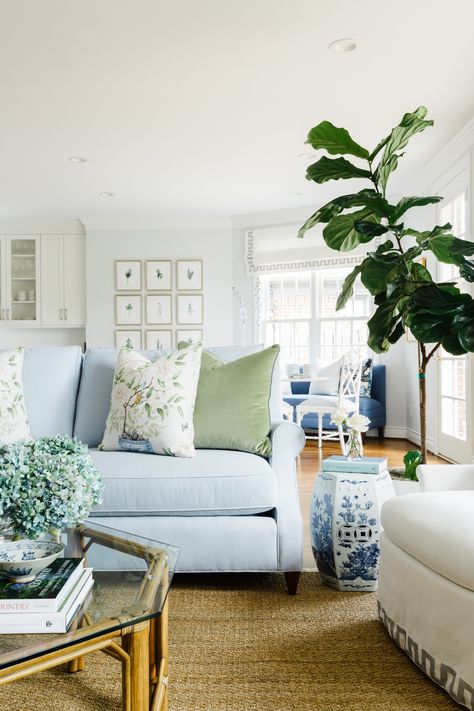 Gracious People: Paloma Contreras - Lauren Liess Coastal Eclectic, Blue And Green Living Room, 2023 Beach, Styl Hampton, Casa Country, Coastal Living Rooms, Living Room Green, Blue Living Room, Blue Rooms