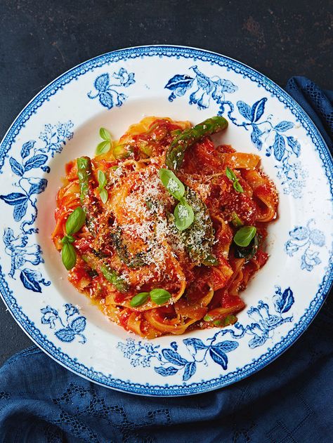 Tomato Tagliatelle, Spaghetti Alla Norma, Cannelloni Pasta, Cannelloni Recipes, Tagliatelle Pasta, Hunger Pangs, Vegetarian Pasta Recipes, Fresh Meals, Italian Pasta Dishes