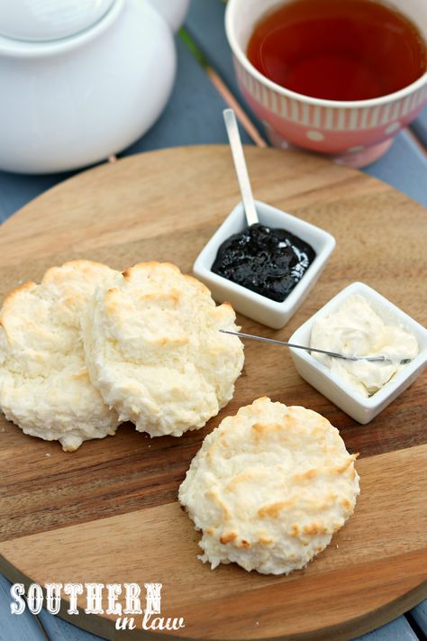 Easy Three Ingredient Gluten Free Scones Recipe - gluten free, vegan, nut free, egg free, dairy free, sugar free, clean eating recipe Dairy Free Scones Recipe, Egg Free Scones, Vegan Scones Gluten Free, Gluten Free Scones Recipe, Dairy Free Scones, Scones Vegan, Egg Free Baking, Gluten Free Scones, Scones Recipe