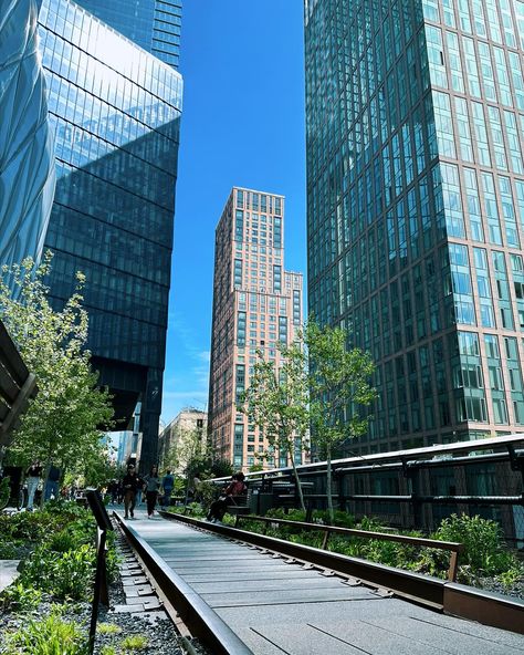 “Your heartbeat on the High Line” - Taylor Swift (song, Cardigan) recent #photodump for the Highline | April 28, 2024 first pic 🤳 @drolanpaungan the rest of the photos 📸🎥 by me. #nyc #nycspots #photodump #sundate #aboutlastweekend #coupledate #recently #springtime #clearingmycameraroll 🫠 The Highline, Taylor Swift Song, High Line, Taylor Swift Songs, The High, Photo Dump, In A Heartbeat, Spring Time, One Pic