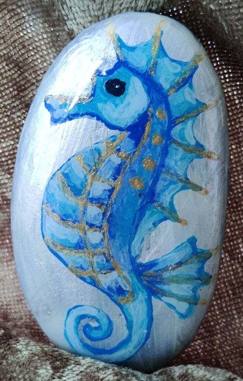 Seahorse Painting, Beach Rock Art, Stone Pictures Pebble Art, Seahorse Art, Seashell Wall Art, Diy Rock Art, Painted Rock Animals, Stone Art Painting, Painted Rocks Kids