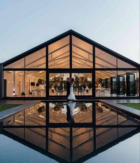 Glass Wedding Venues, Inimitable Wedding, Event Venue Design, Glass House Wedding, Outdoor Tent Wedding, Event Venue Spaces, Events Place, Modern Wedding Venue, Glass Building