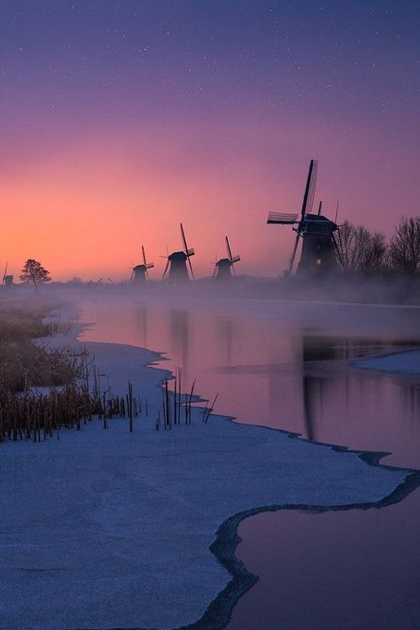 Welcome to Marjan`s Winterblog! I`m from the Netherlands and I love winter! You`ll find only winter here. For Christmas go to My Other Blogs on top of this page. Windmill Images, Old Windmills, Light Pollution, Landscape Features, Winter Wonder, Wonderful Images, Light Photography, To Color, Beautiful Images