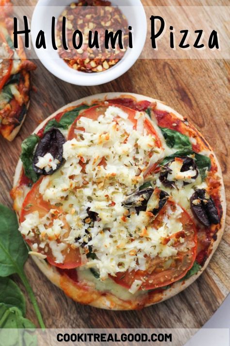 This halloumi pizza is a cheese lovers dream. The halloumi adds a lovely salty tang and the pizza is topped with spinach, tomatoes and olives. This recipe is quick and easy and perfect for a Friday night in at home. Weight Watchers Flatbread, Low Calorie Flatbread, Pizza Low Calorie, Easy Pizza Base, Pizza With Spinach, Unique Pizza Recipes, Cooking Halloumi, Weight Watchers Pizza, Low Calorie Pizza